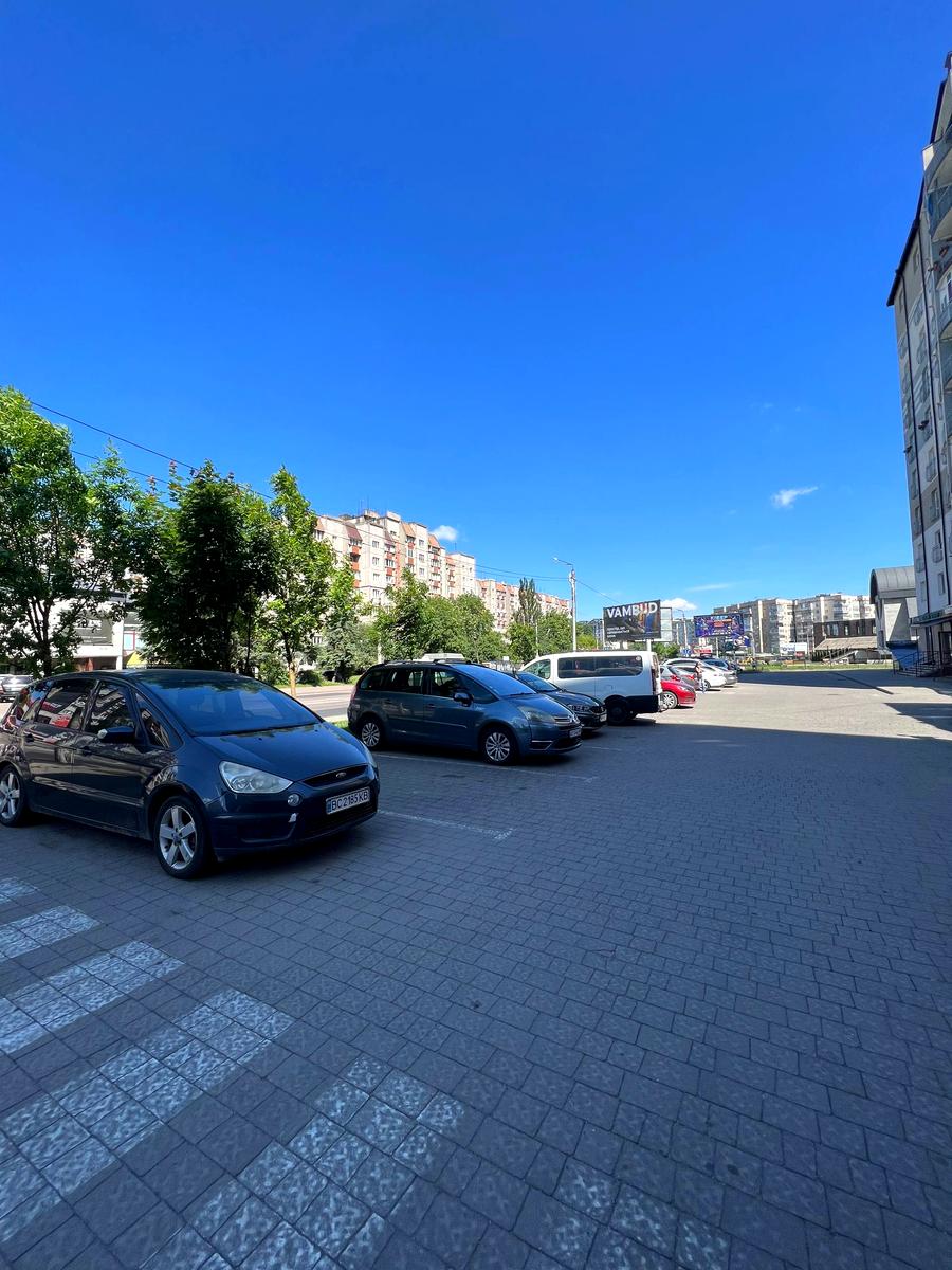1866880795755612