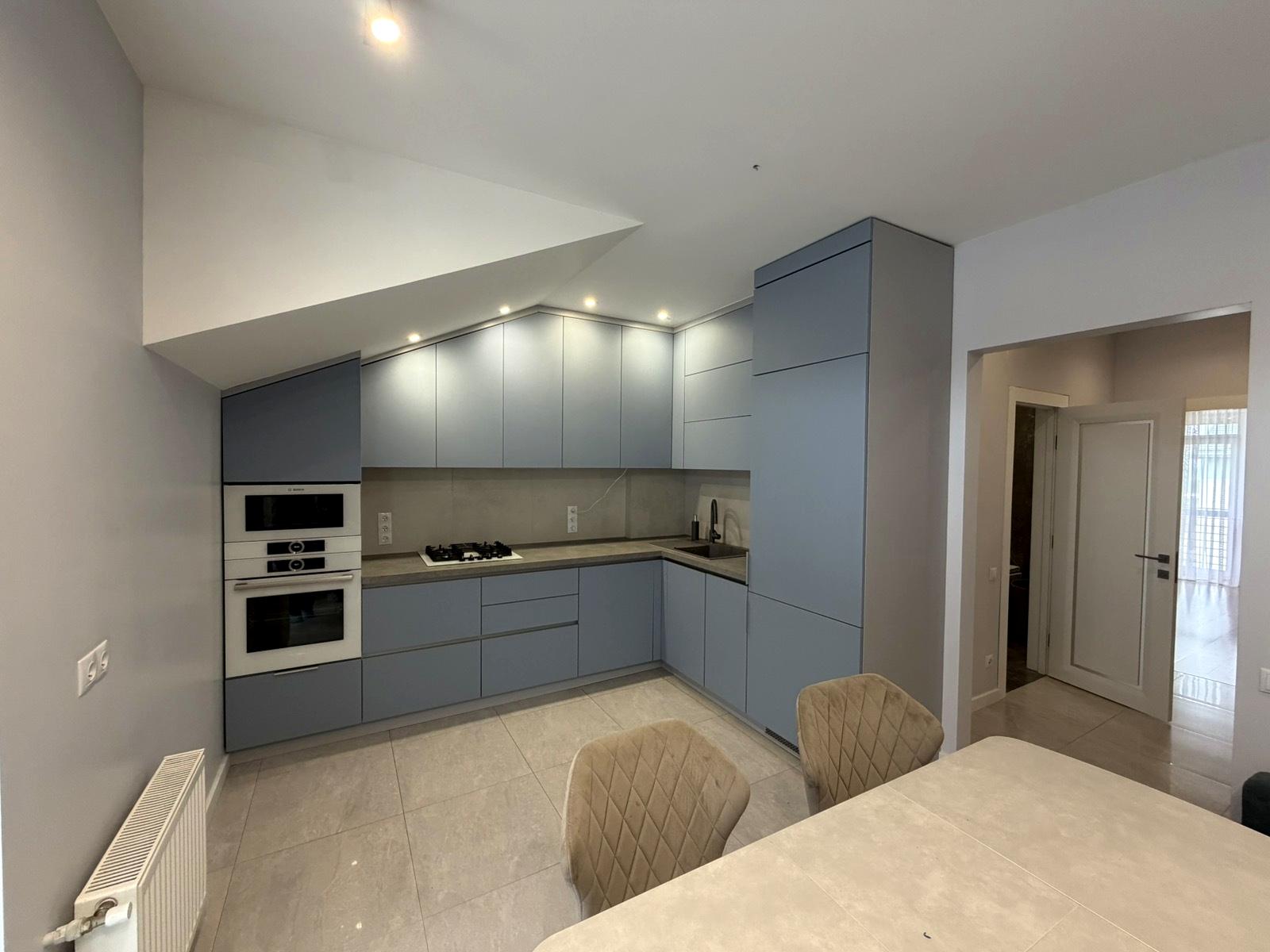 1866881748690310