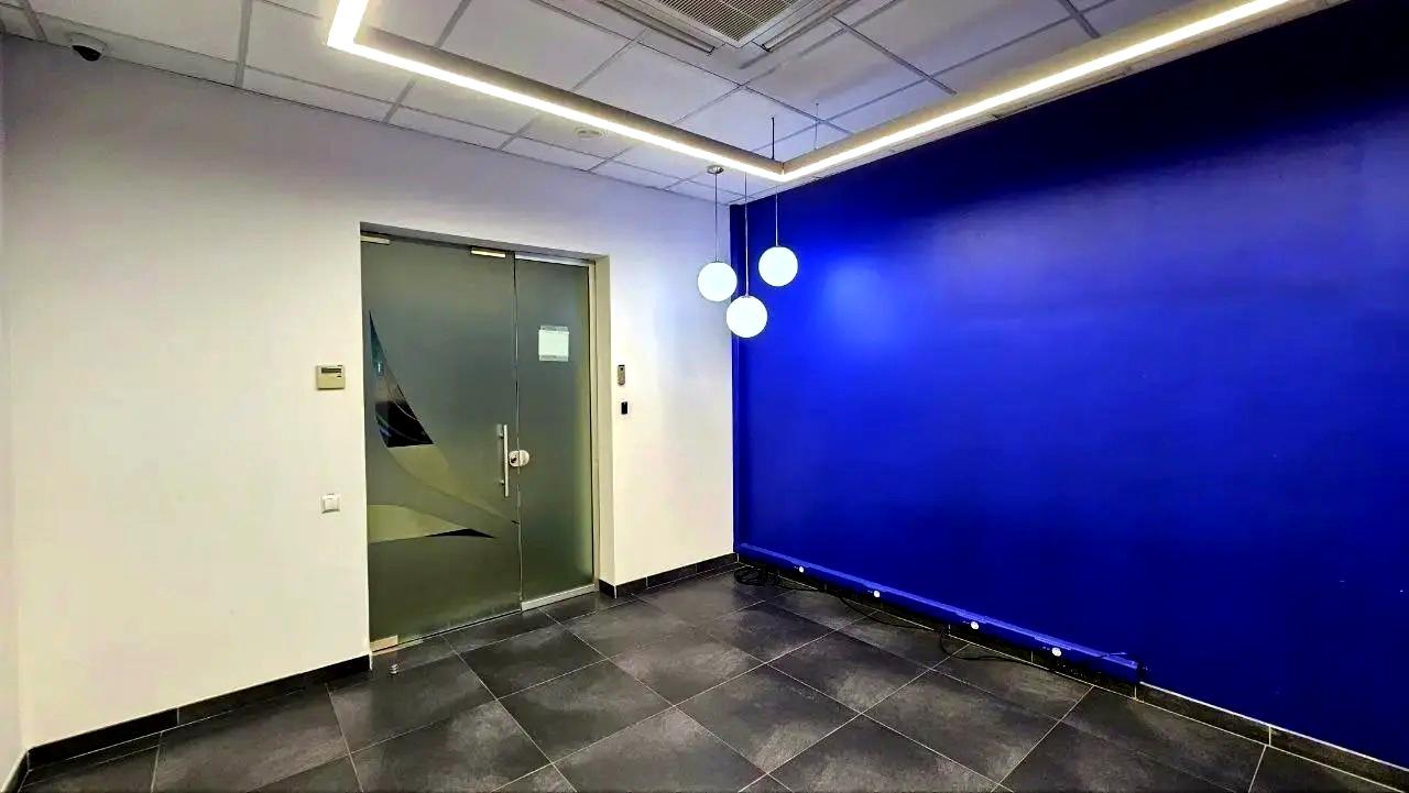 1866882257714608