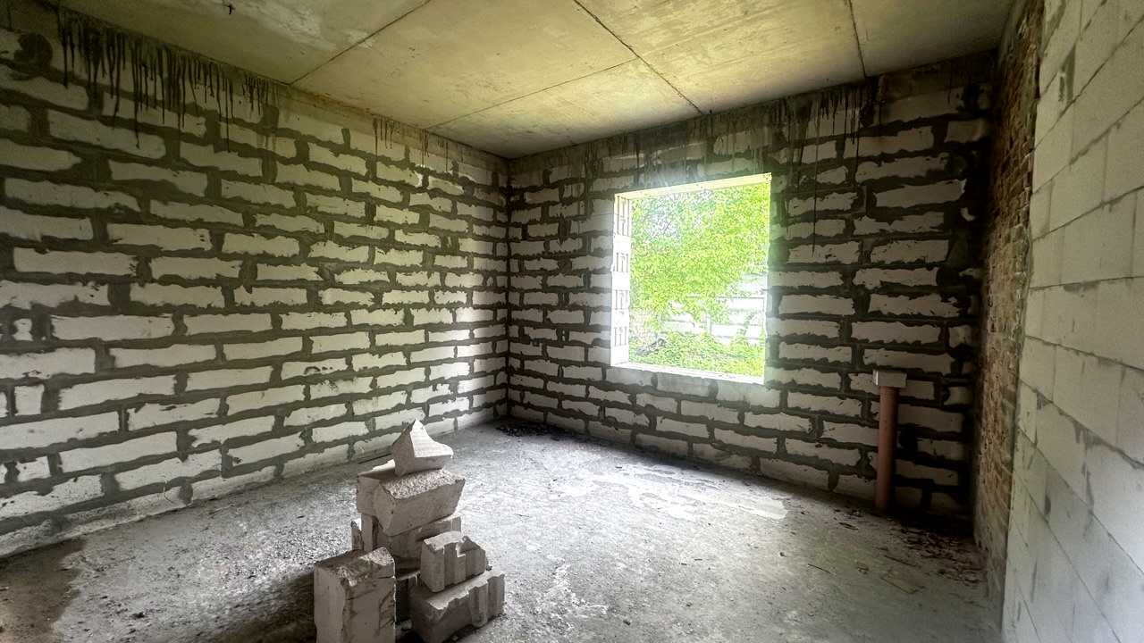 1866886748105404