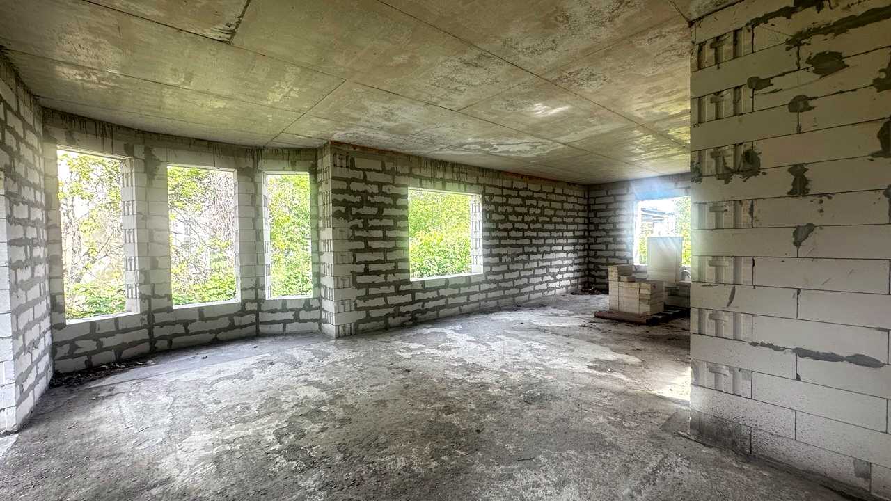 1866886748530635