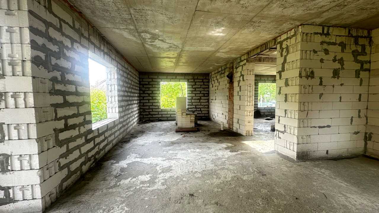 1866886748580814