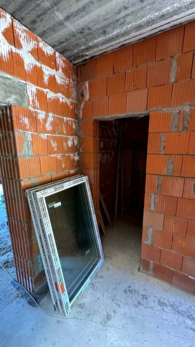1866889645093796