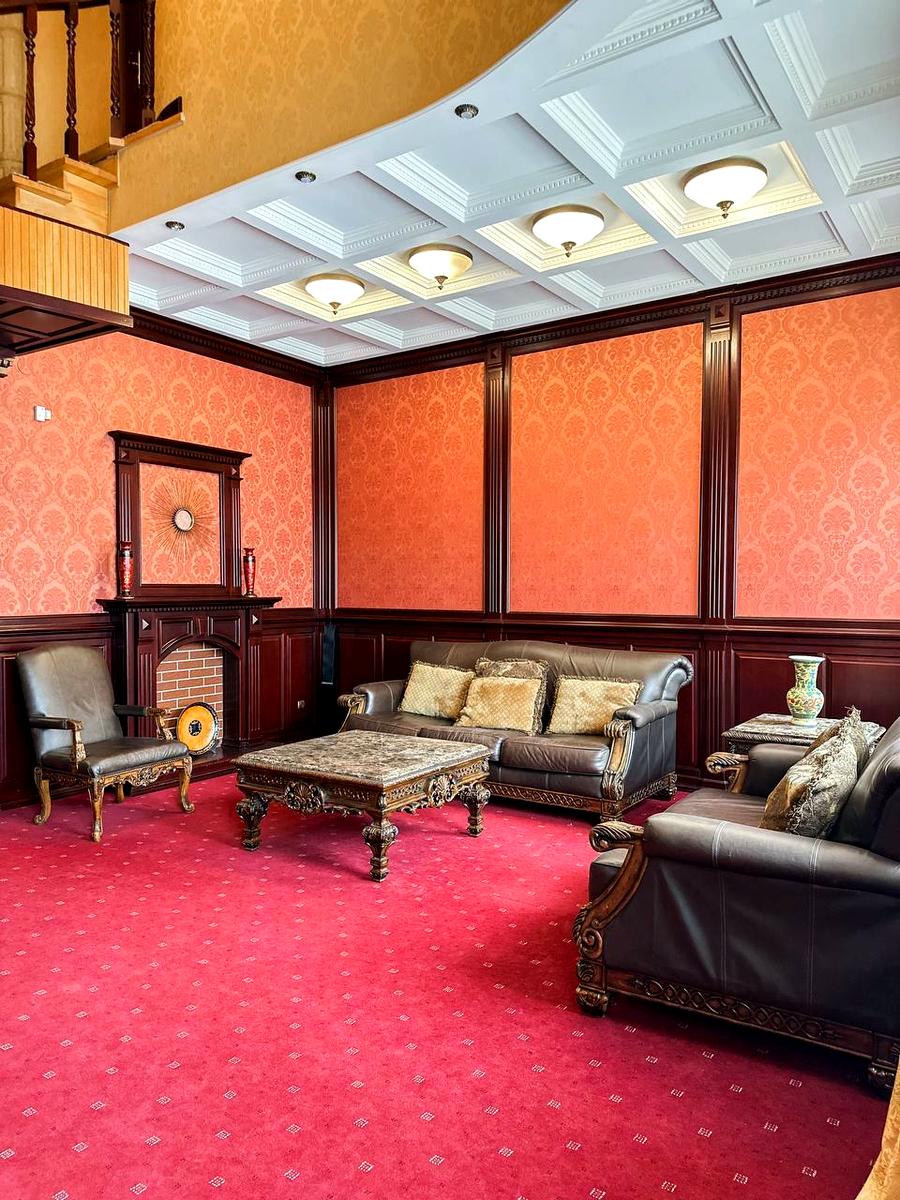 1866893641909806