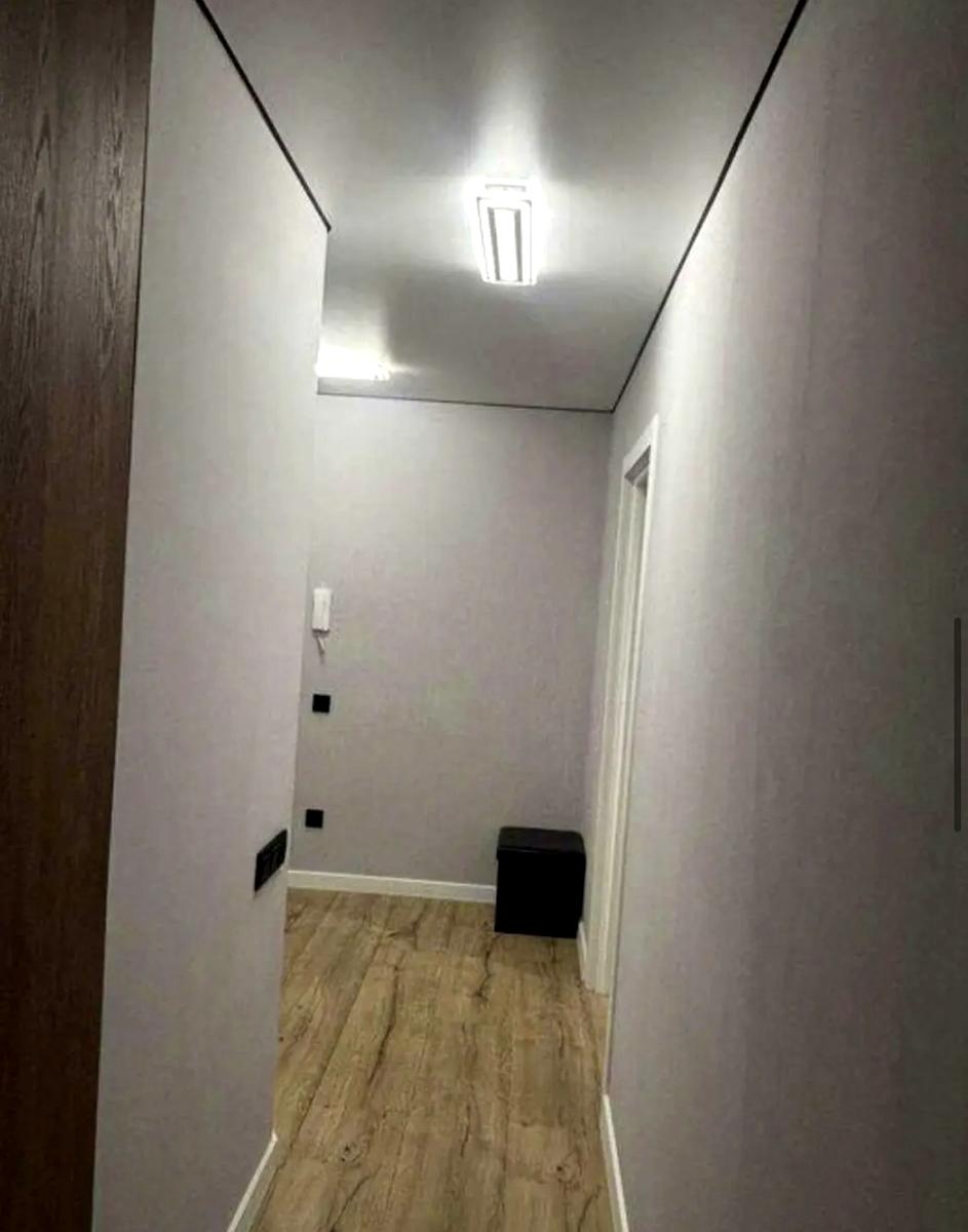 1866894339834330