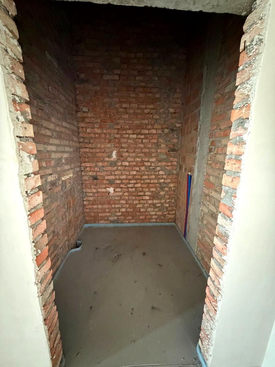 1866904477635169