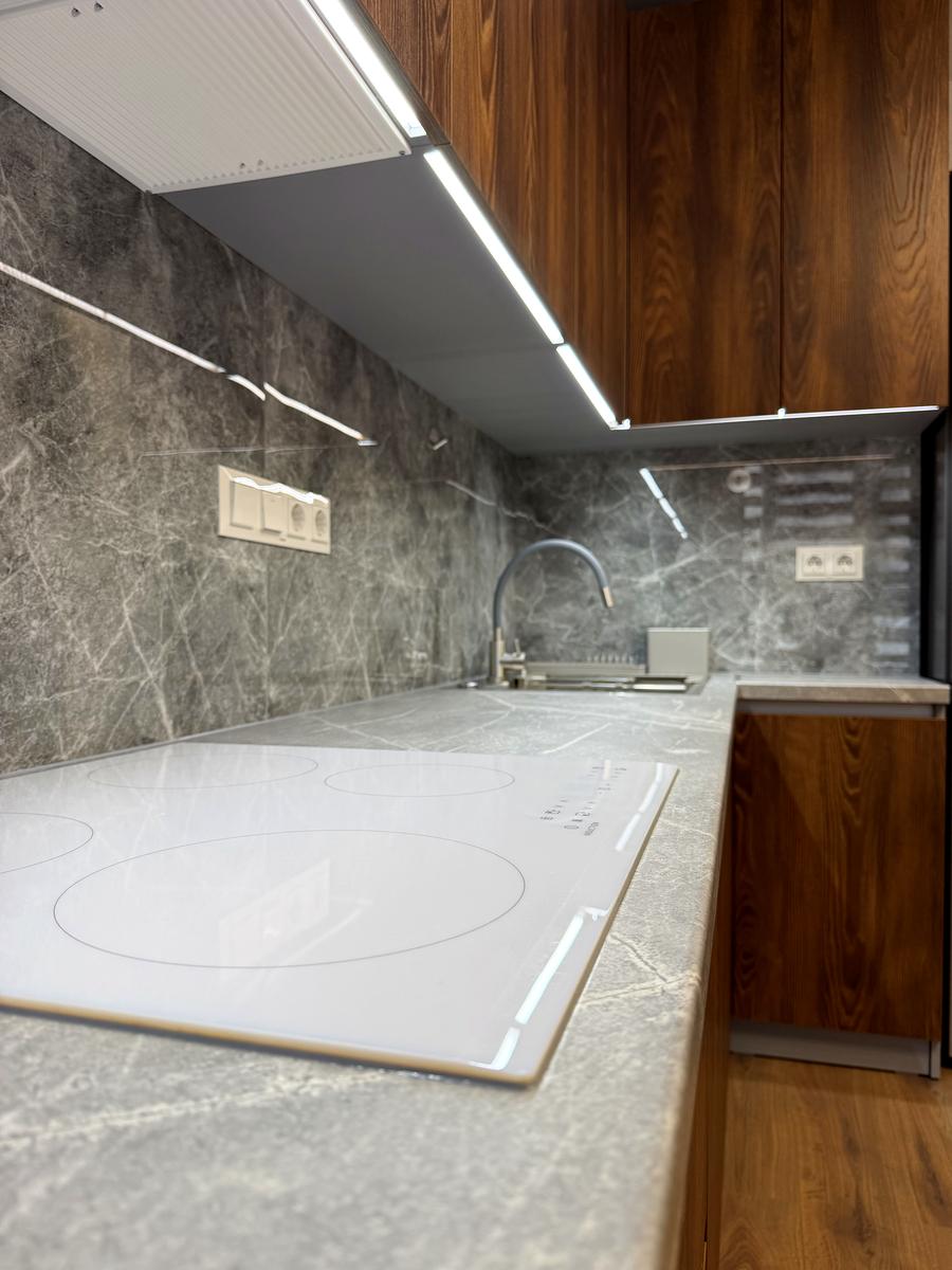 1866908316999838