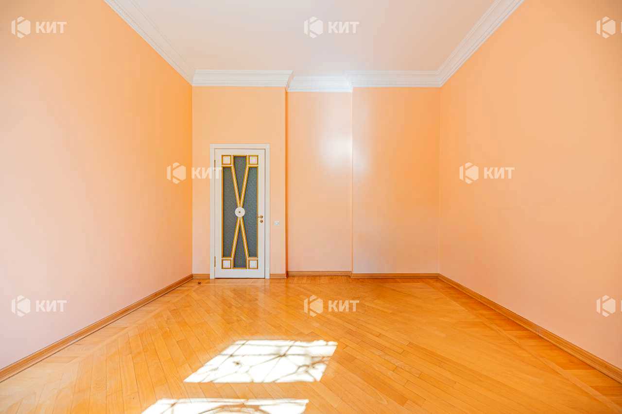 1866956323259683