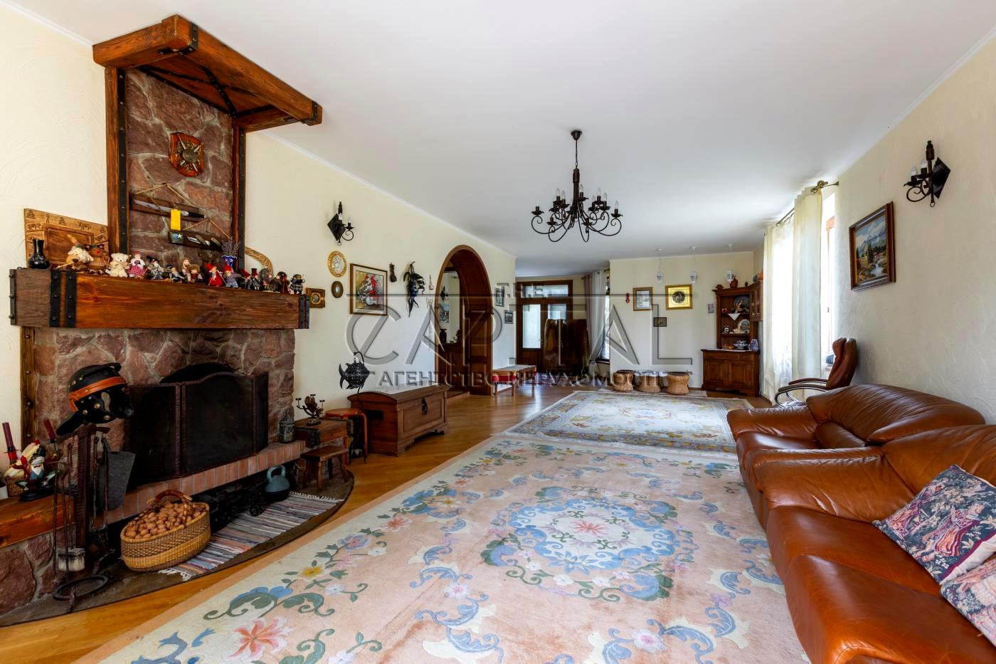 1866958545365003