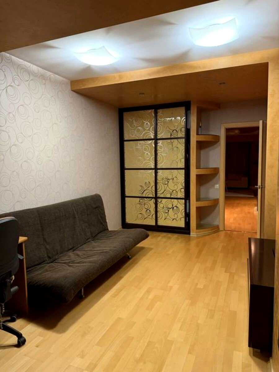 1866962538407870