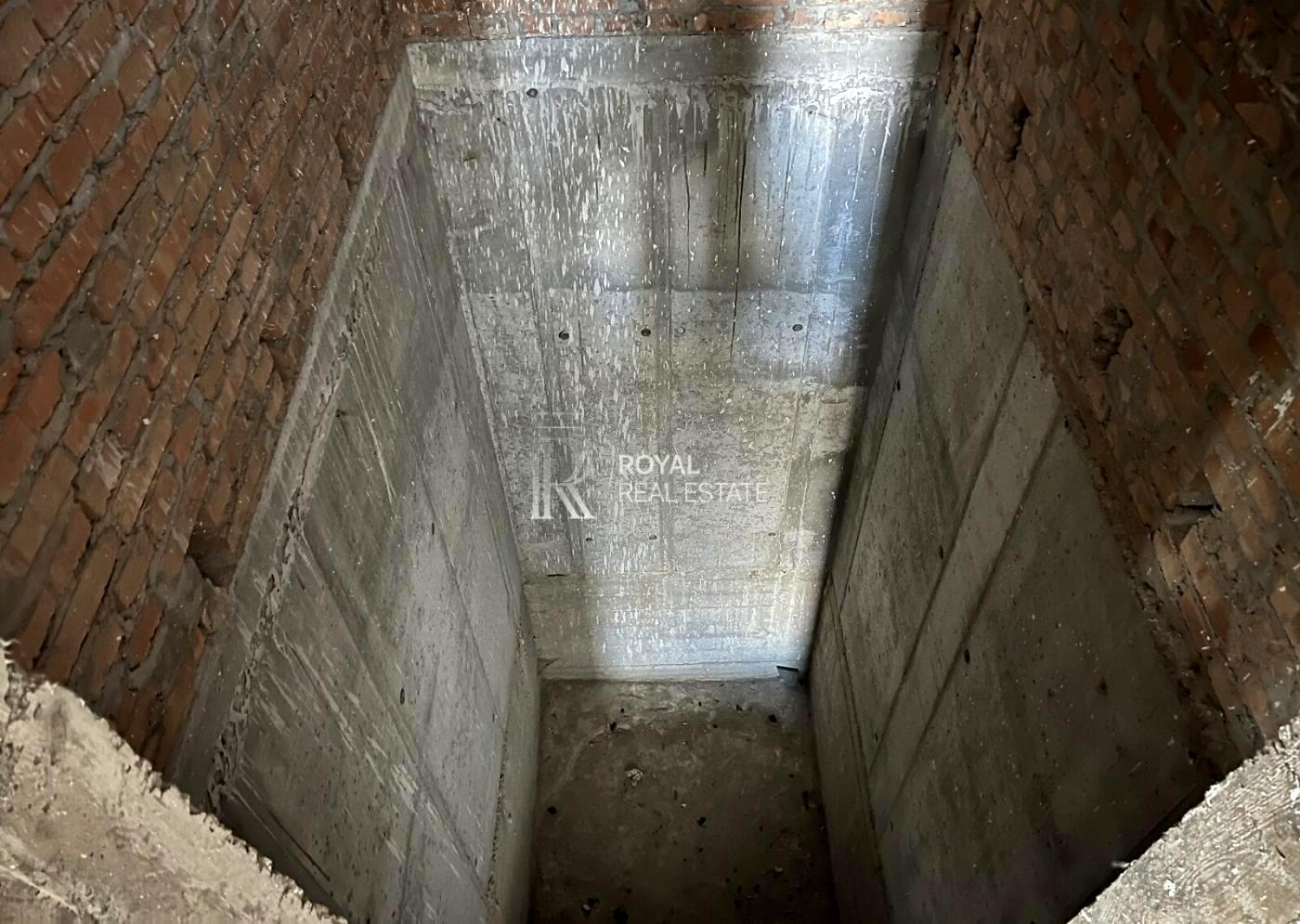 1866963376118710