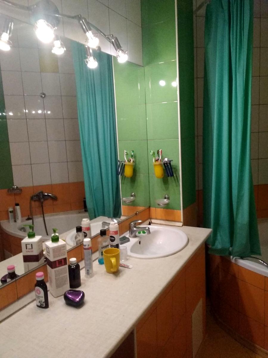 1866965441854353