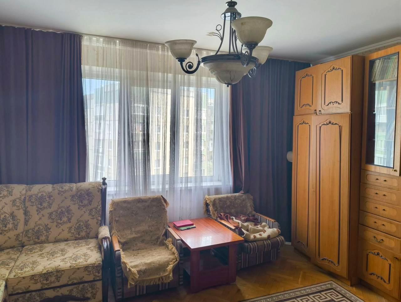 1866966567010295