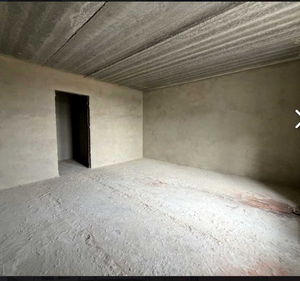 1866969725874354