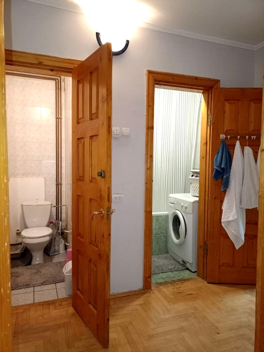 1866971063032270