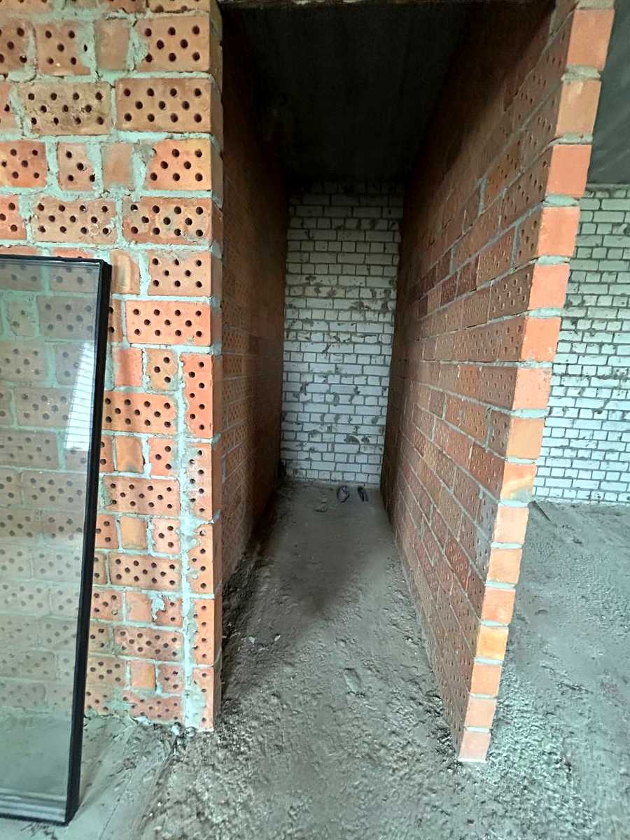 1866971577852958