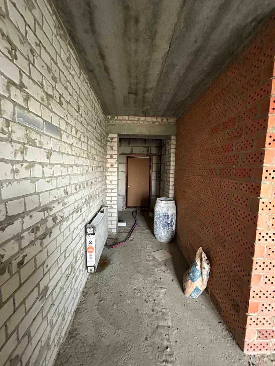 1866971578934037