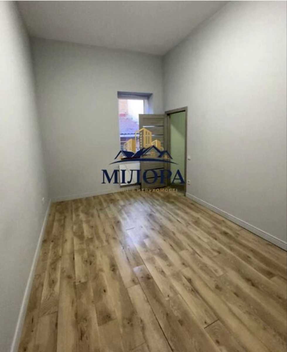 1866972310746552