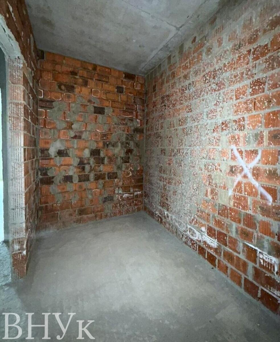 1866972425787342