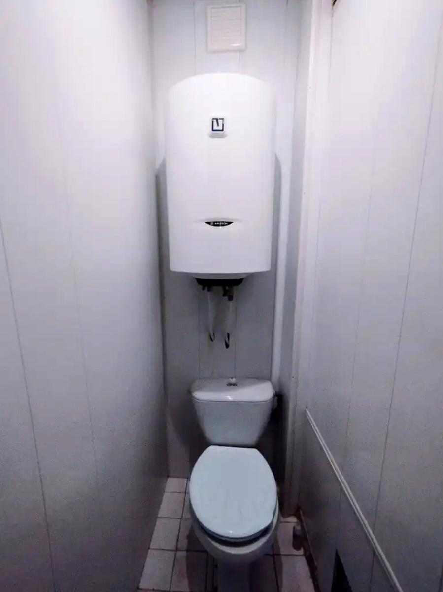 1866972886241305