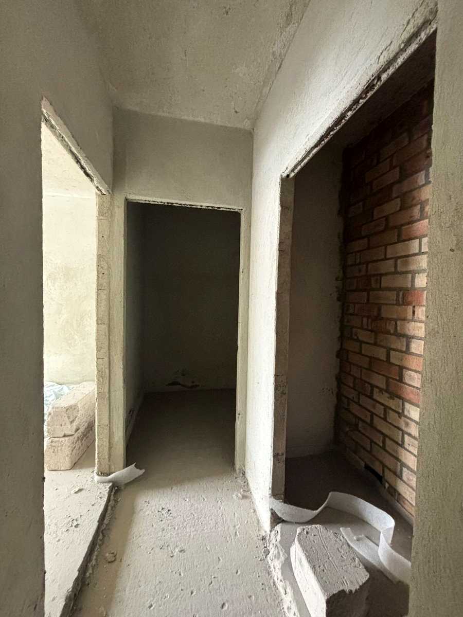 1866976103481151
