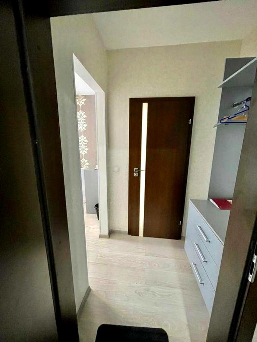 1866977631951552