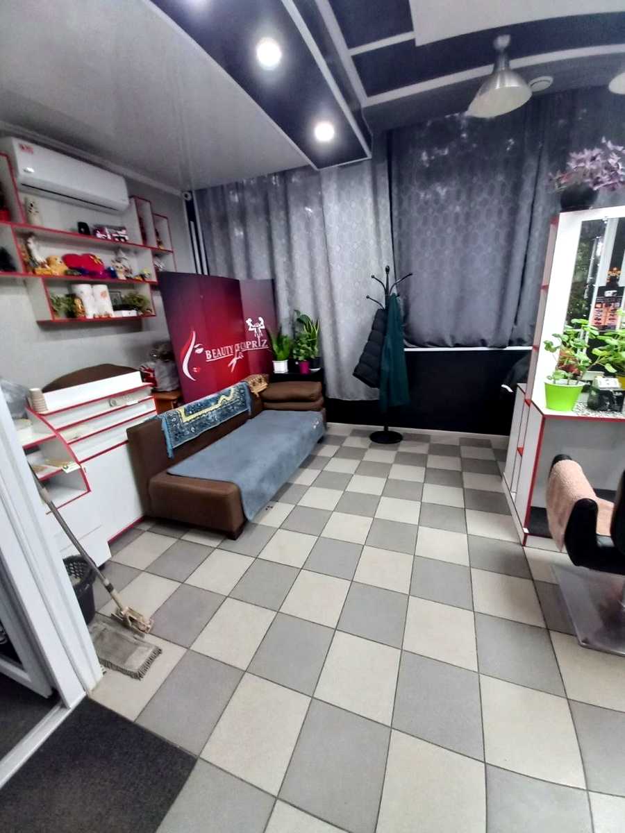 1866978135381388