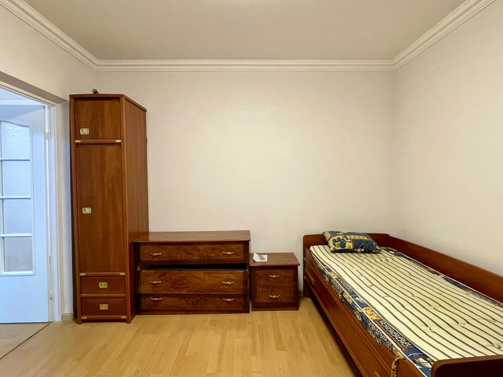 1866979782172780