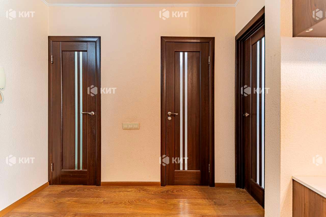 1866979838911329
