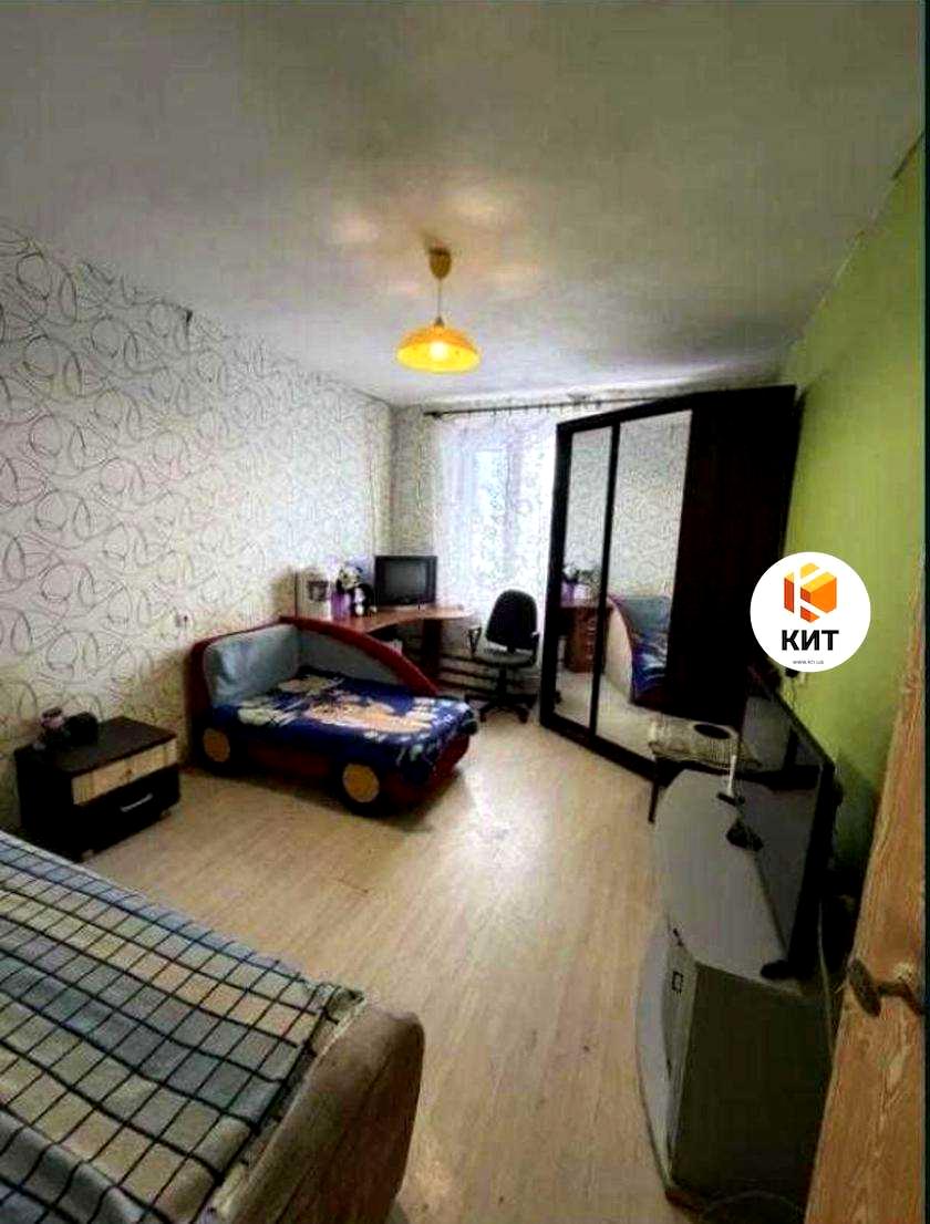 1866982509513387