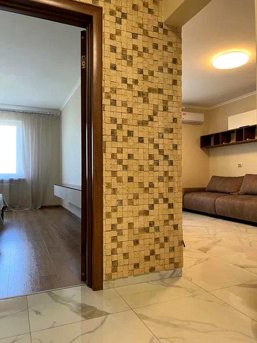 1866982772243019