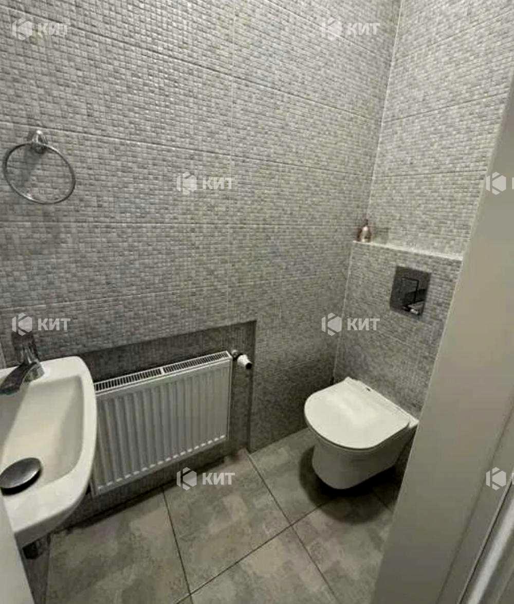 1866983270874333