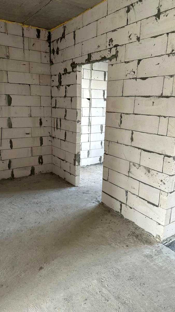 1866998645385000