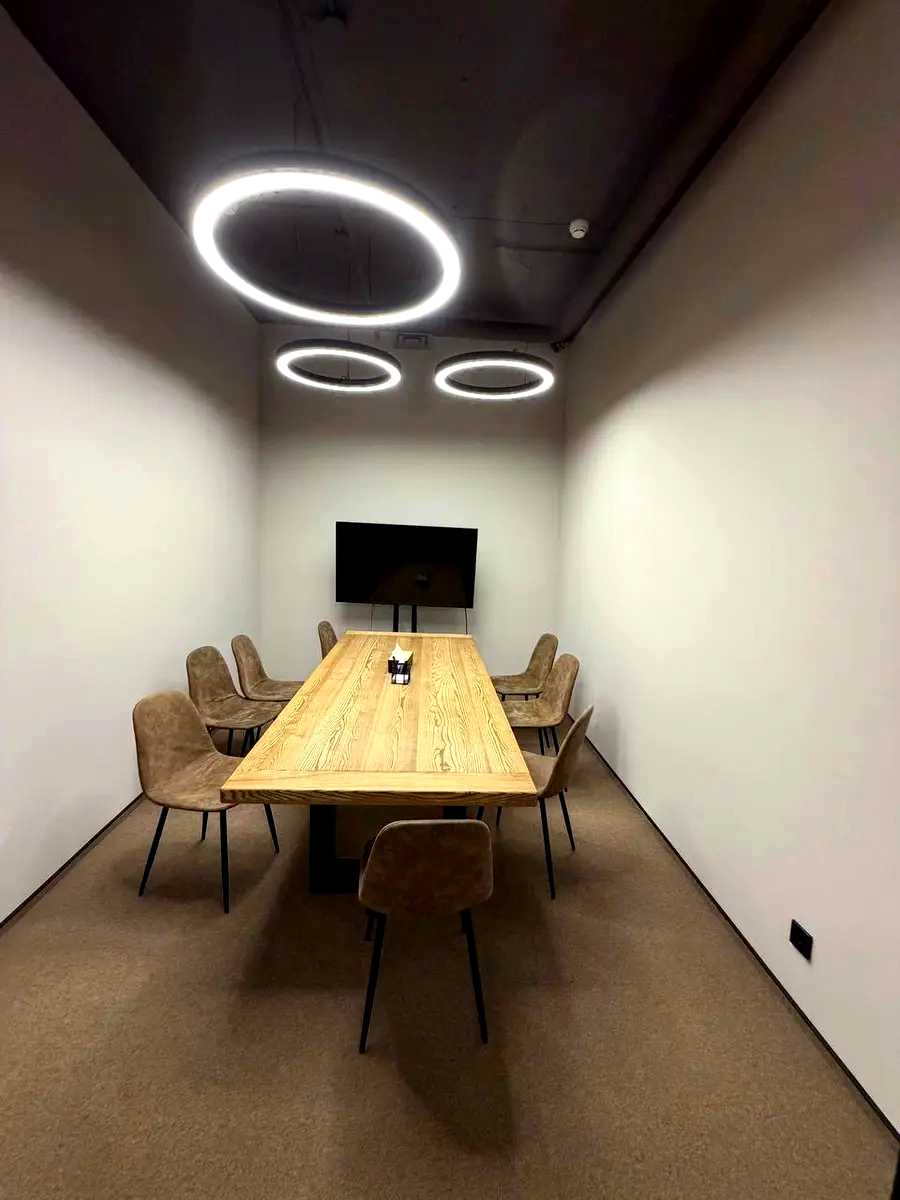 1866998671458545