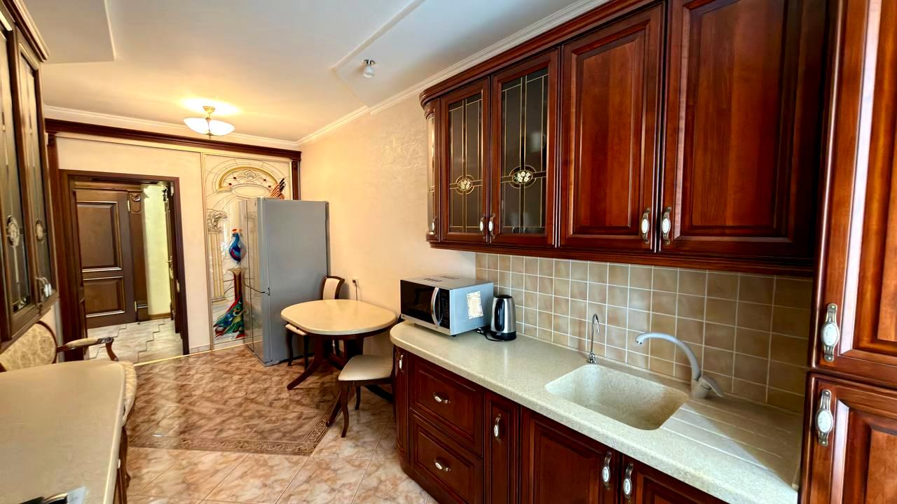 1867050169812089
