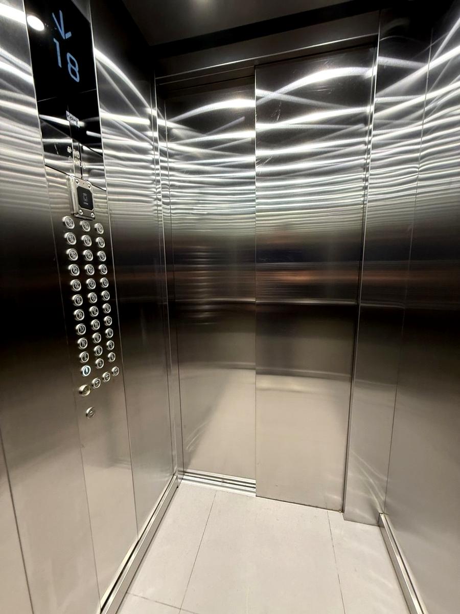 1867051676029639