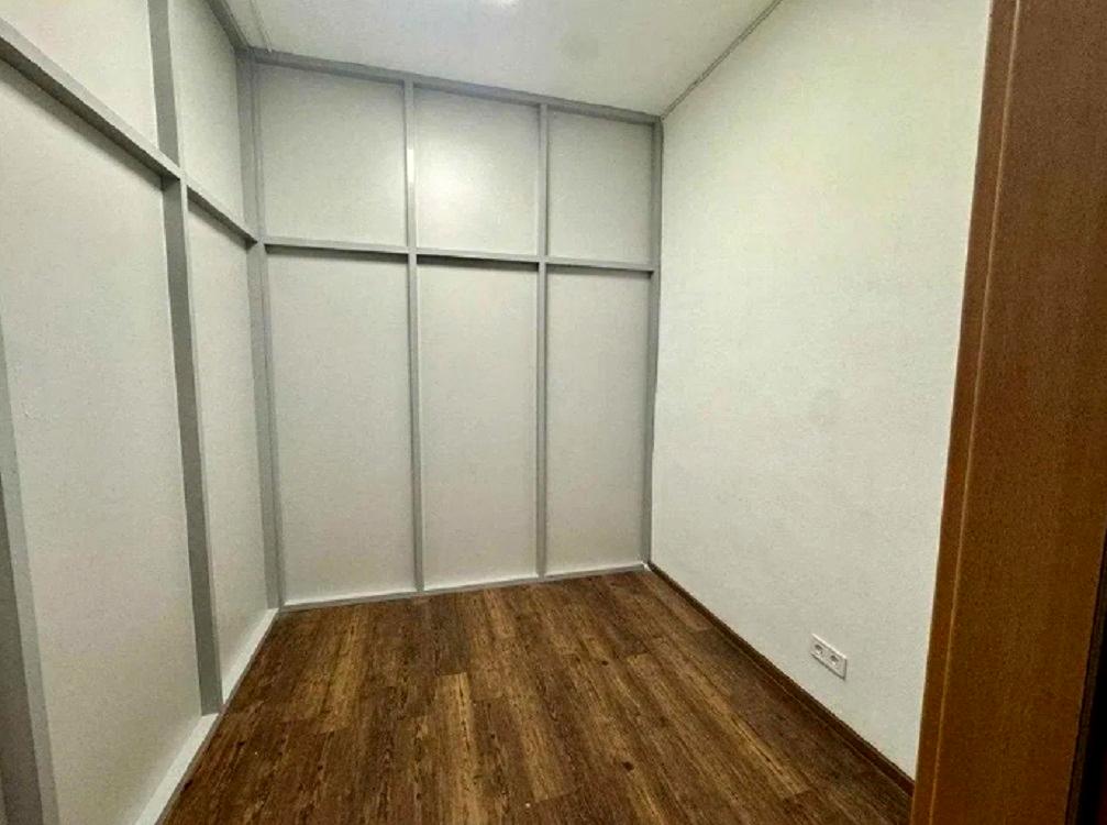 1867058073831369