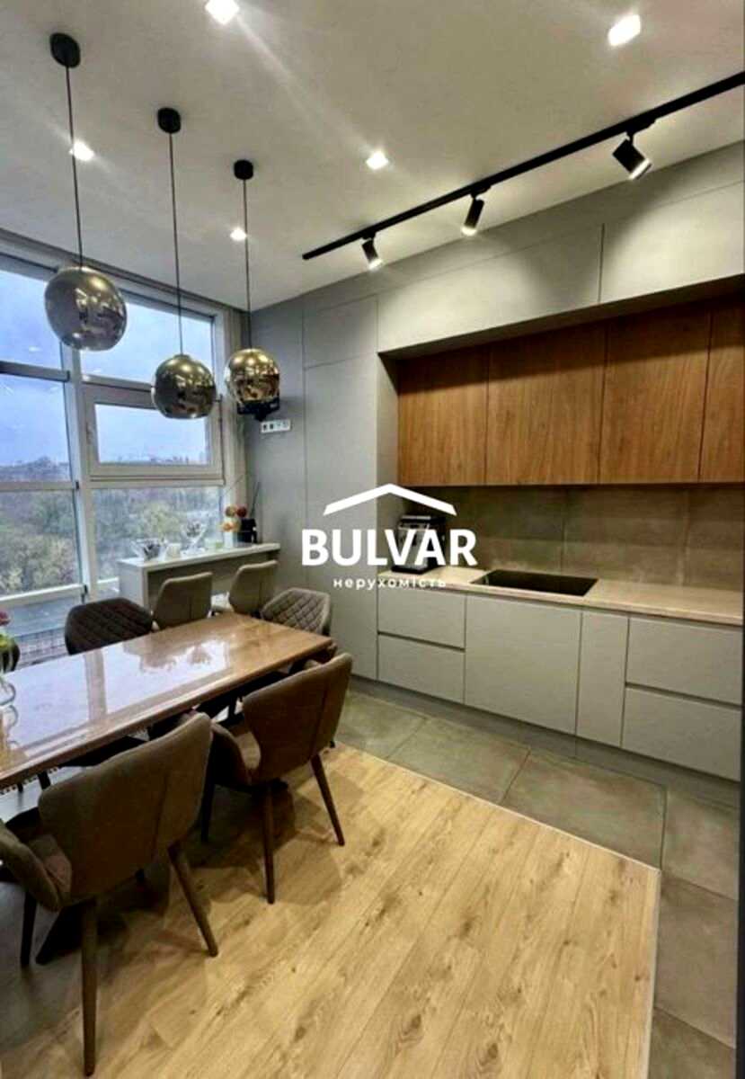 1867063116175885