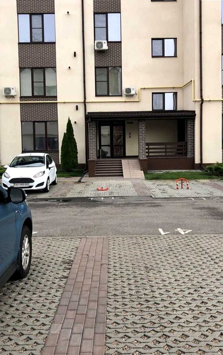 1867065743966889