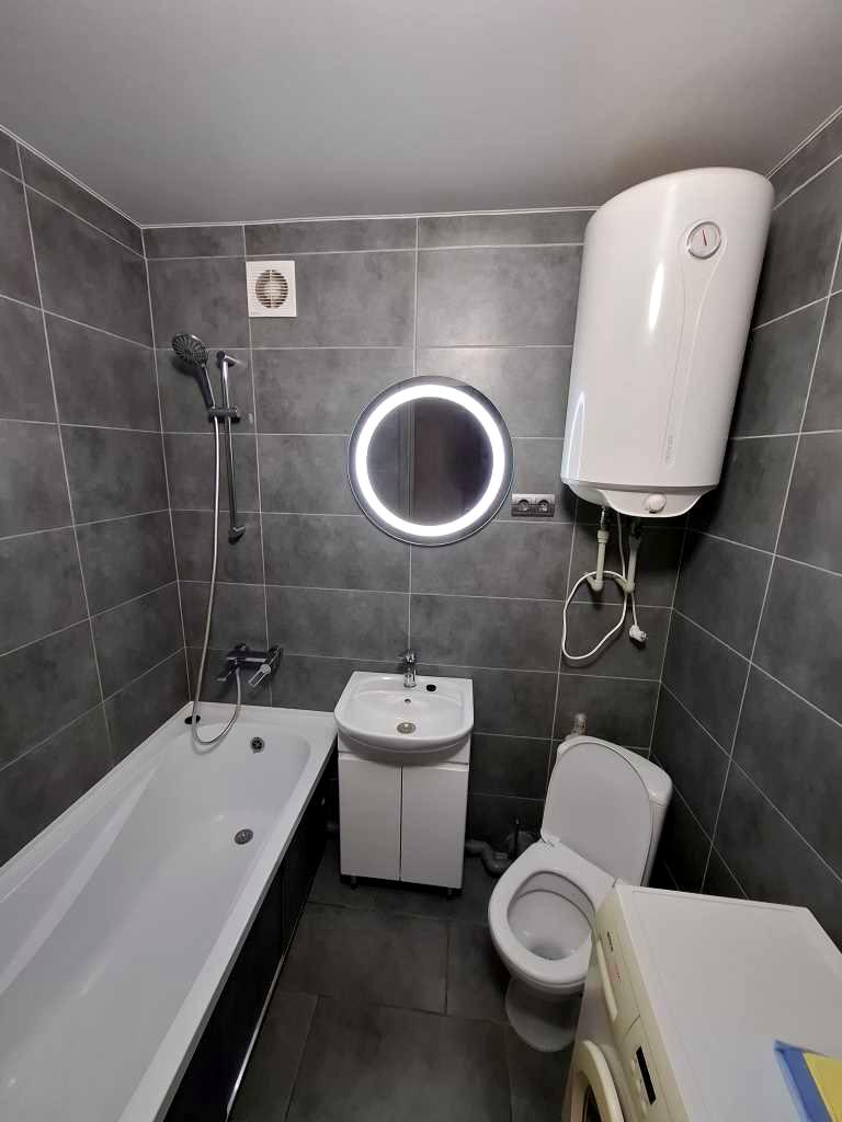 1867066425371254