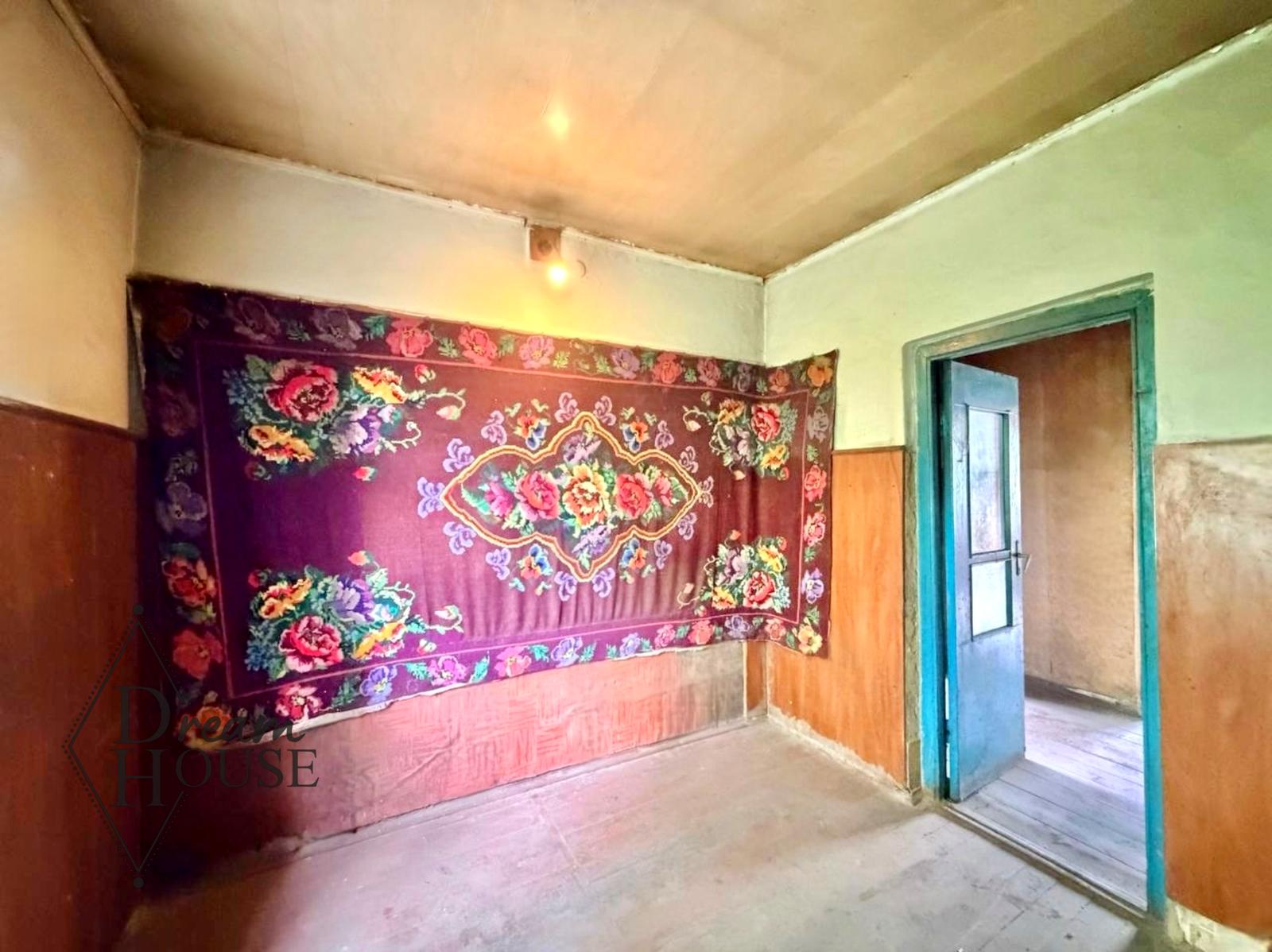 1867066842855913