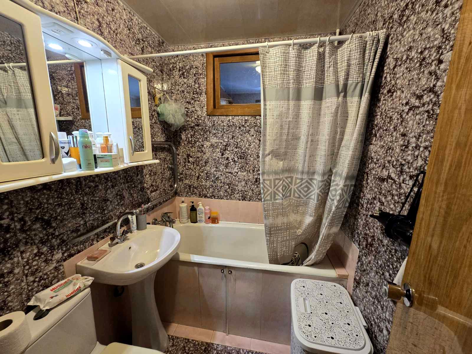 1867066891392657