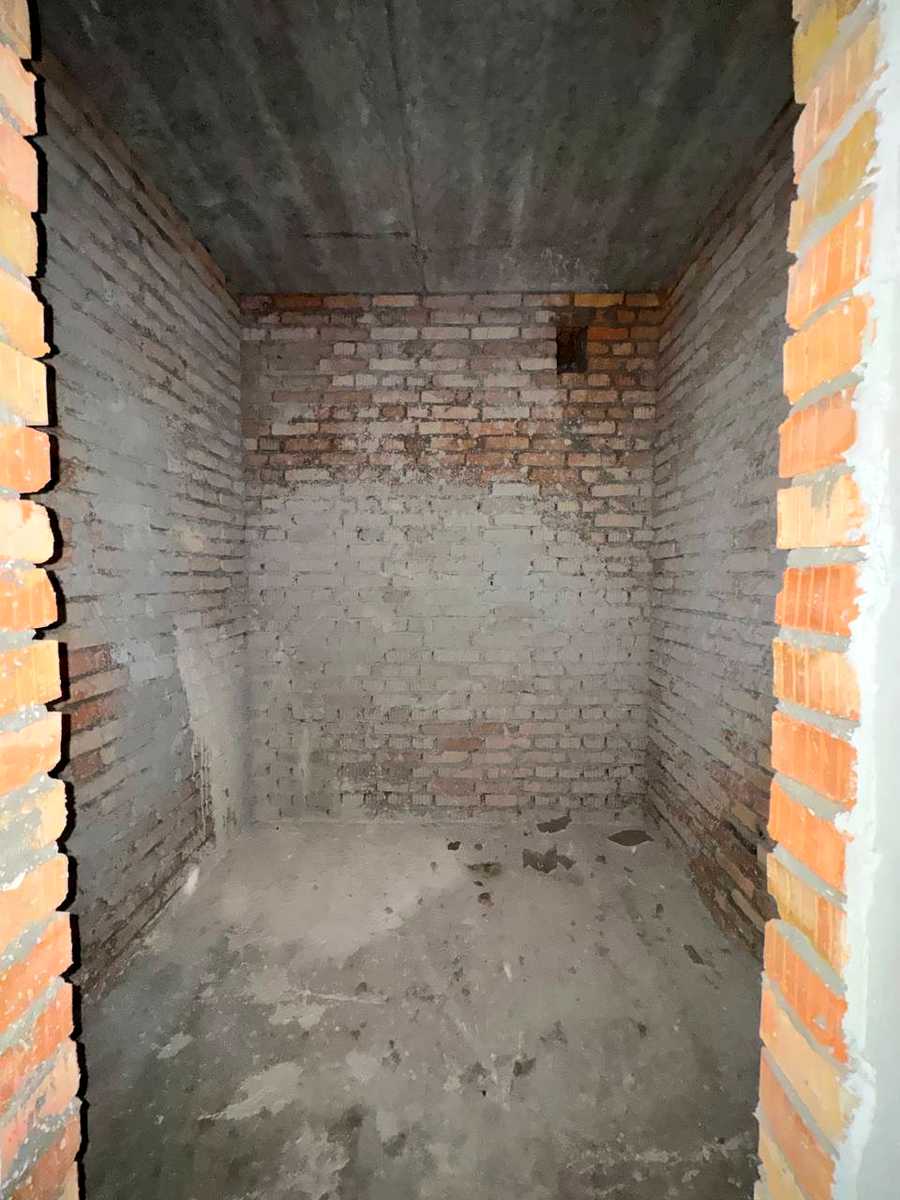 1867067896559555