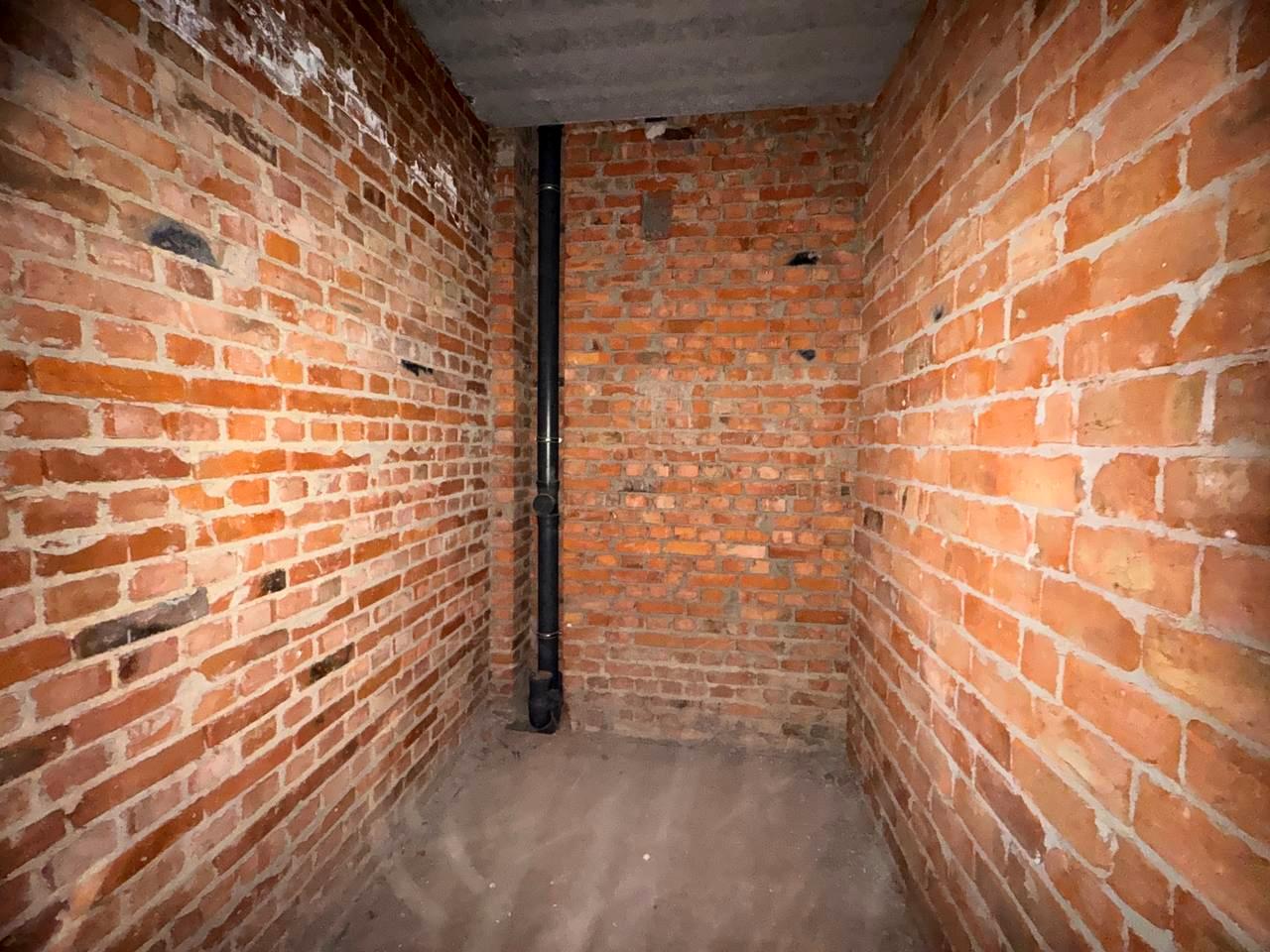 1867068482092385