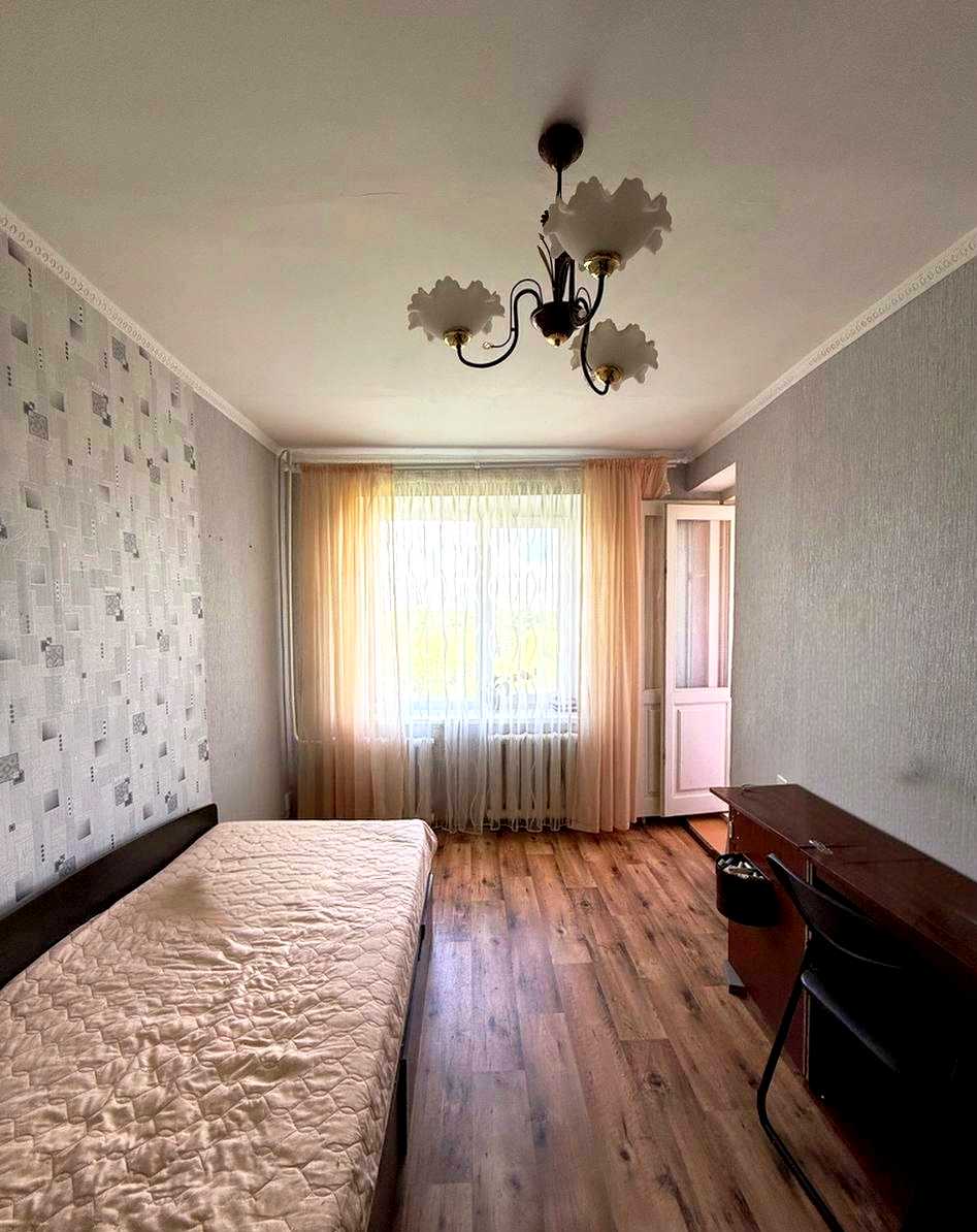 1867068623057779