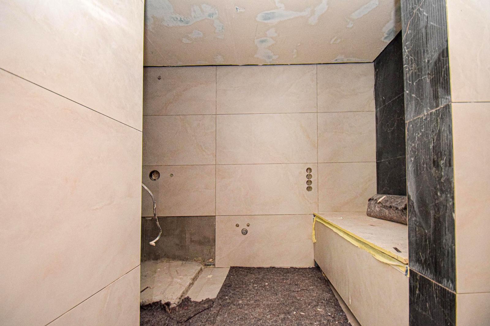 1867070307963837