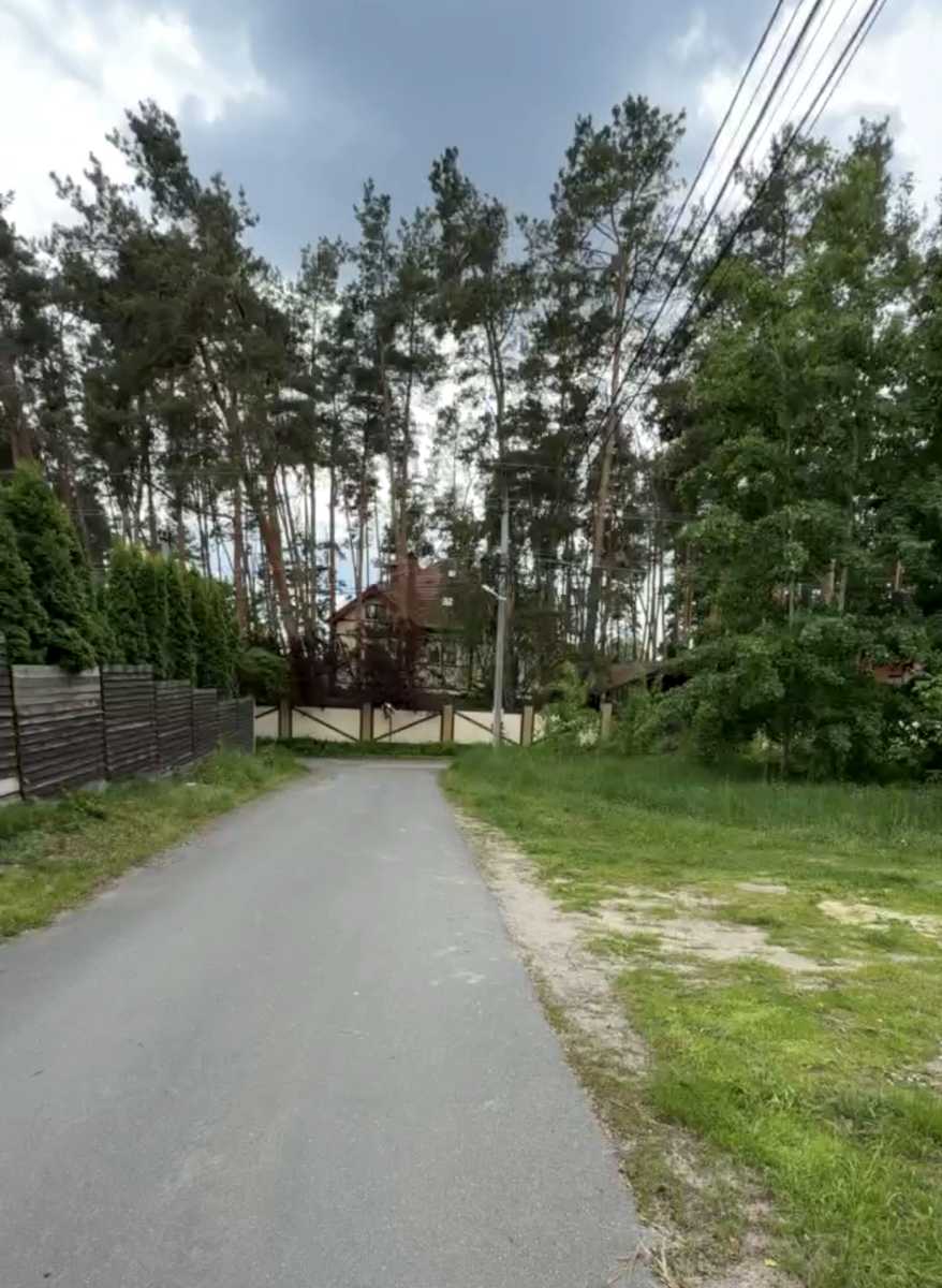 1867074010511952