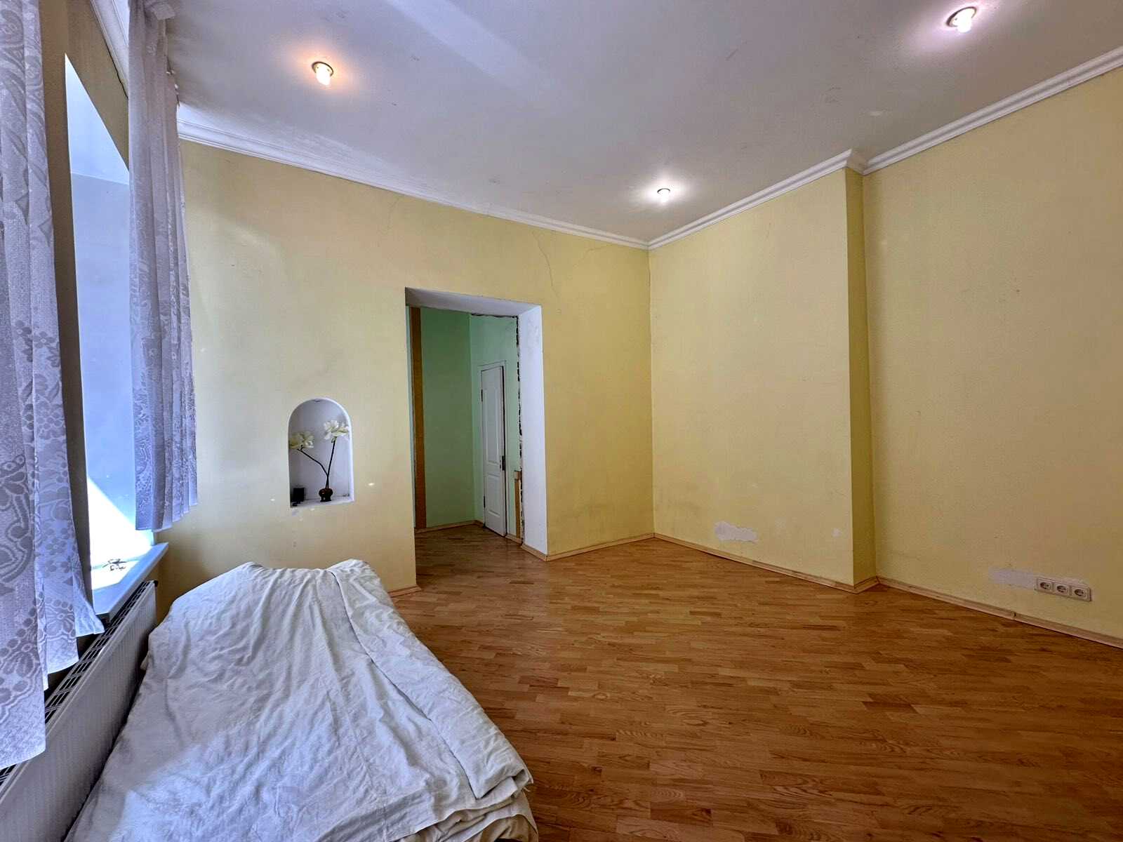 1867075206685568