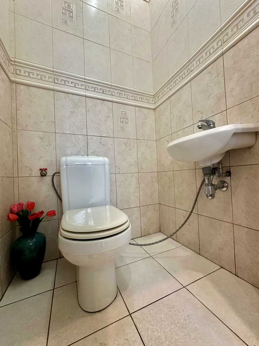 1867075207356404
