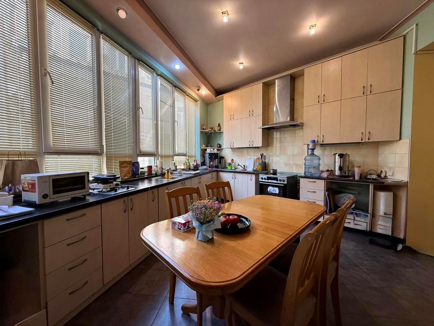 1867075601491775